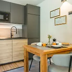 Hellochalet Le Bois Du Cervin - Matterhorn View, Ski-in Ski-out Apartment